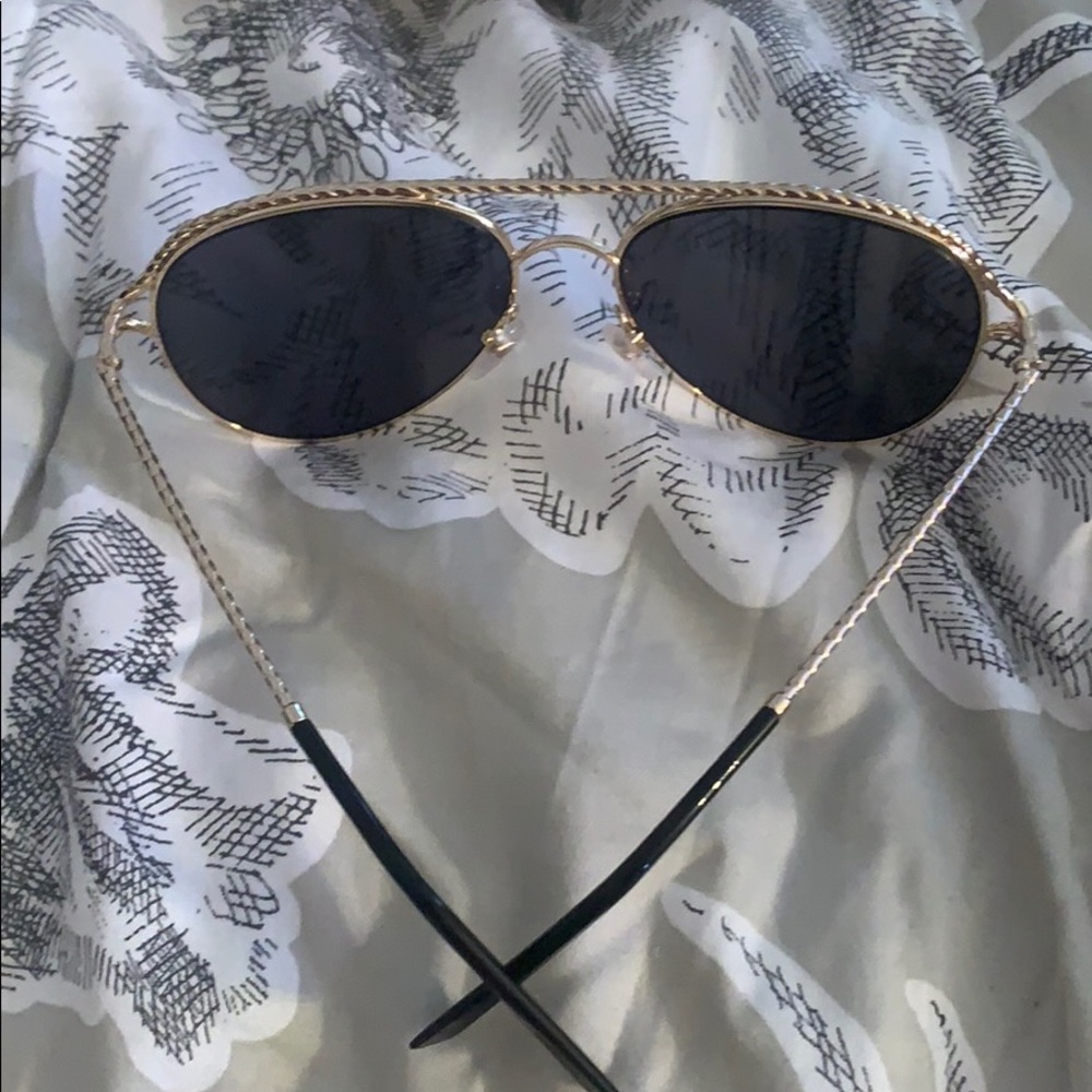 Marc Jacobs sunglasses with case - Picture 3 of 4